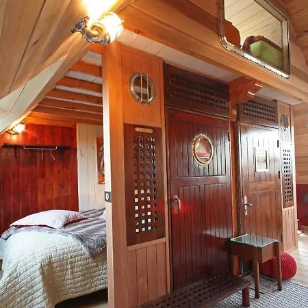 Les Insolites De Coco 4* La Lande-de-Goult